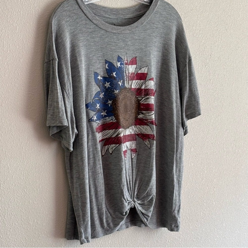 True Craft Gray Crewneck Women's T-Shirt Size Large Short Sleeve - Picture 4 of 8